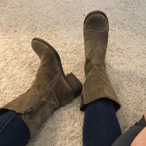 Jessica Simpson boots!